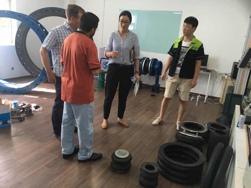UAE Customer Visits Our Factory to Purchase a Batch of Metal Bellows